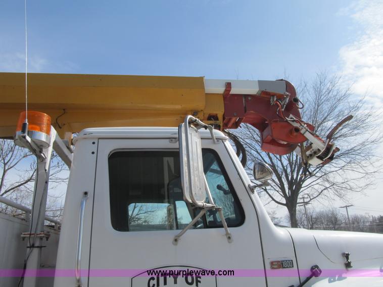 image for item F8974 1988 International 1854 digger derrick truck