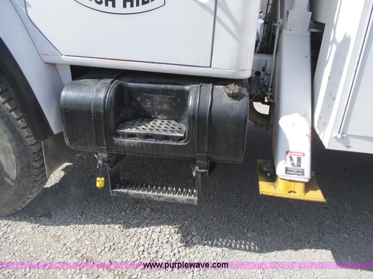 image for item F8974 1988 International 1854 digger derrick truck