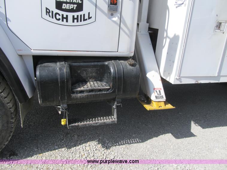 image for item F8974 1988 International 1854 digger derrick truck