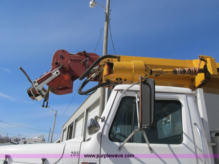 image for item F8974 1988 International 1854 digger derrick truck