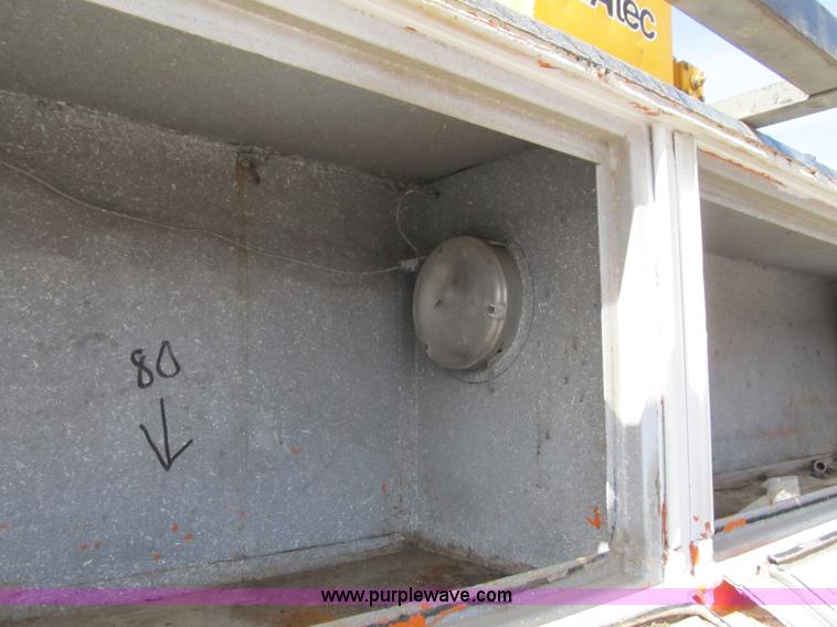 image for item F8974 1988 International 1854 digger derrick truck