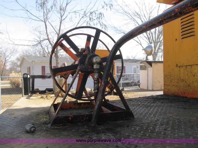 image for item F8974 1988 International 1854 digger derrick truck