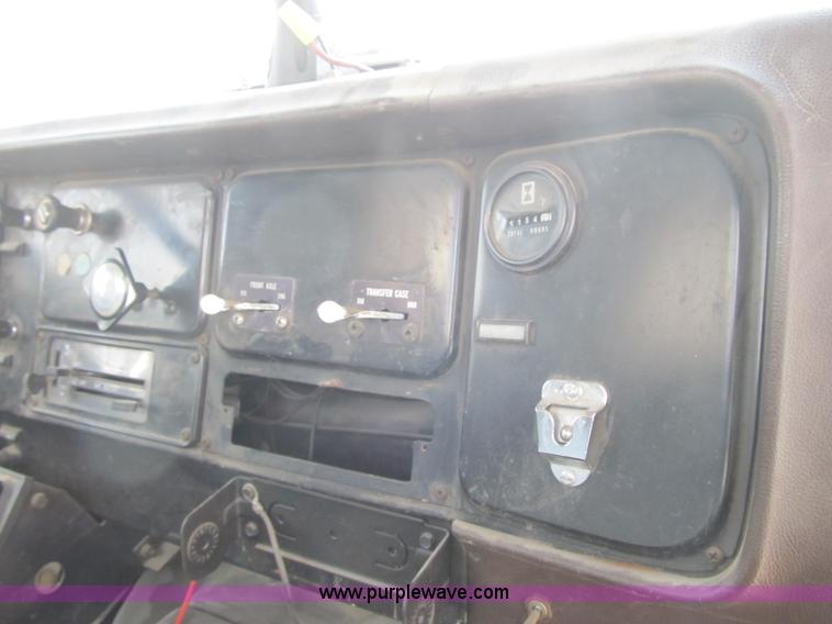 image for item F8974 1988 International 1854 digger derrick truck