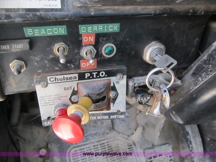 image for item F8974 1988 International 1854 digger derrick truck