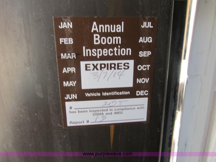 image for item F8974 1988 International 1854 digger derrick truck