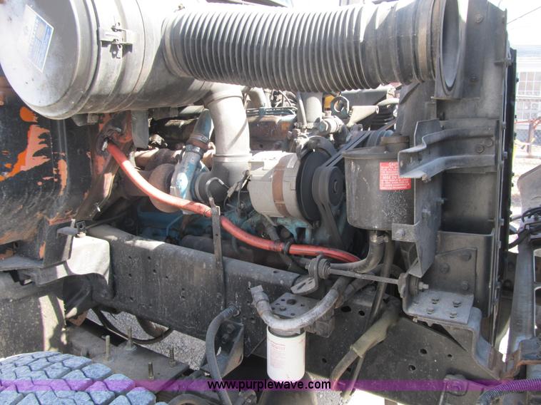 image for item F8974 1988 International 1854 digger derrick truck