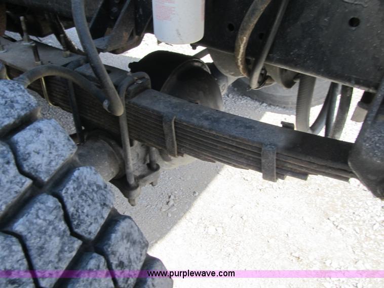 image for item F8974 1988 International 1854 digger derrick truck