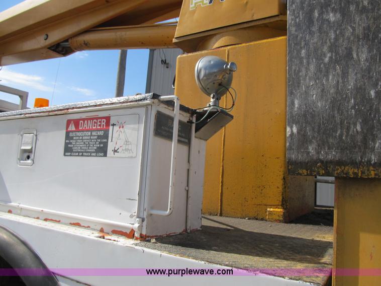 image for item F8974 1988 International 1854 digger derrick truck