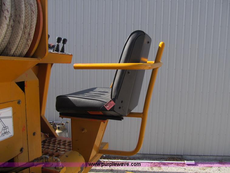 image for item F8974 1988 International 1854 digger derrick truck