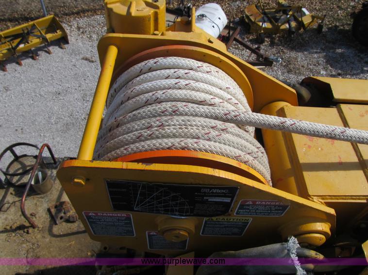 image for item F8974 1988 International 1854 digger derrick truck