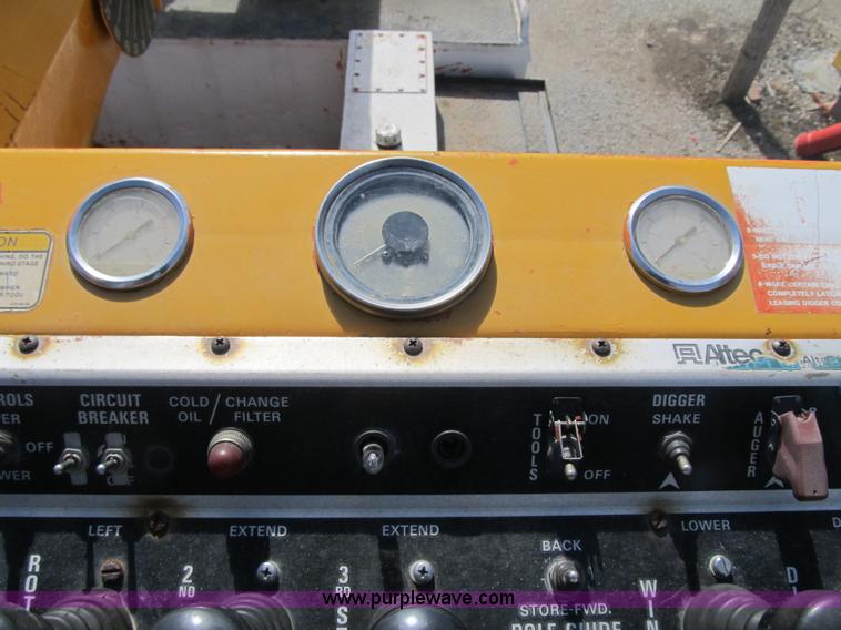 image for item F8974 1988 International 1854 digger derrick truck