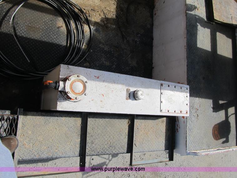 image for item F8974 1988 International 1854 digger derrick truck