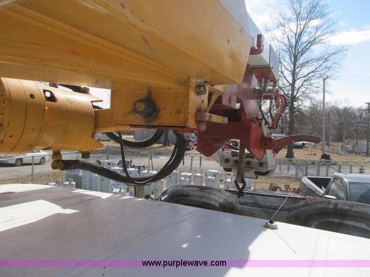 image for item F8974 1988 International 1854 digger derrick truck