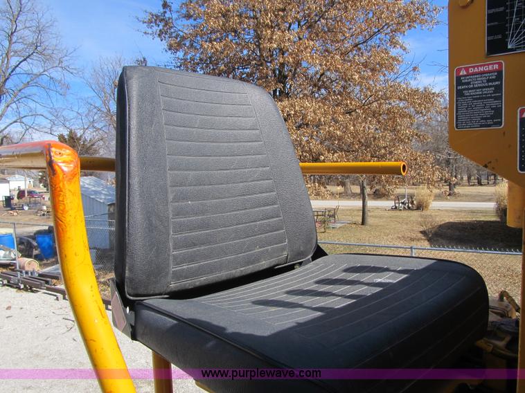 image for item F8974 1988 International 1854 digger derrick truck