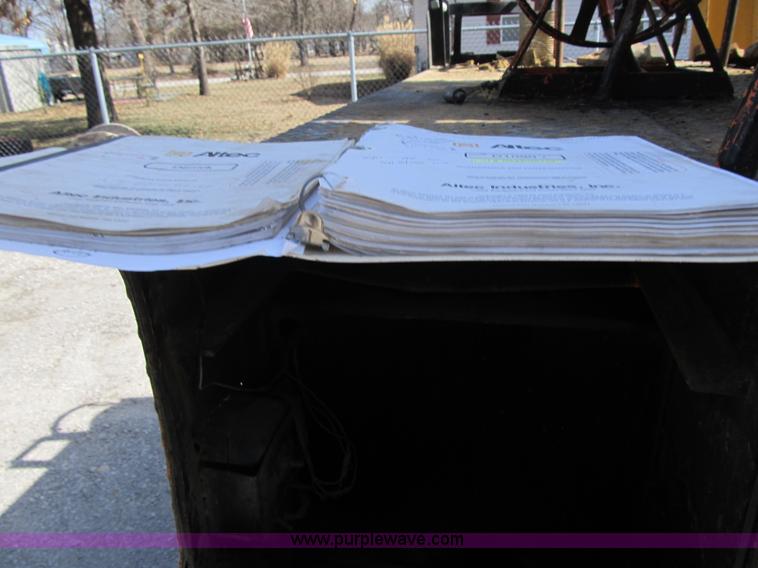 image for item F8974 1988 International 1854 digger derrick truck