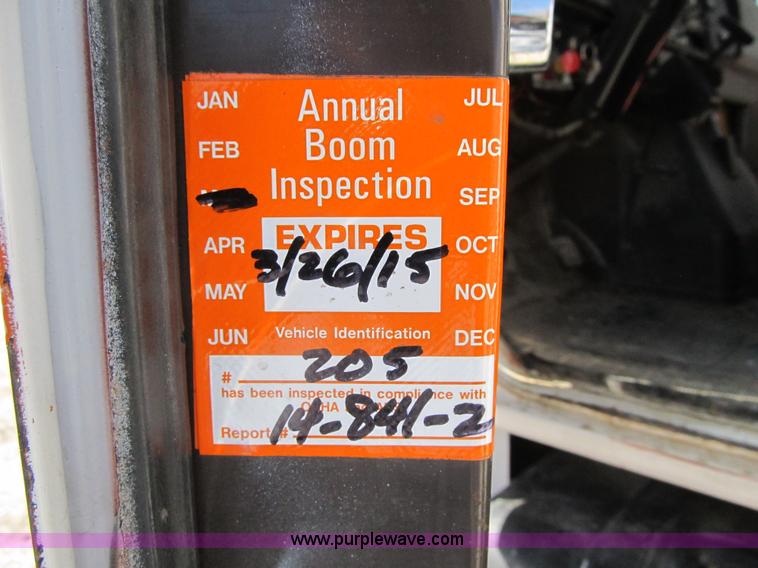 image for item F8974 1988 International 1854 digger derrick truck