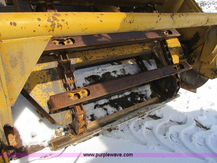 image for item F8978 1972 International E200 elevating scraper