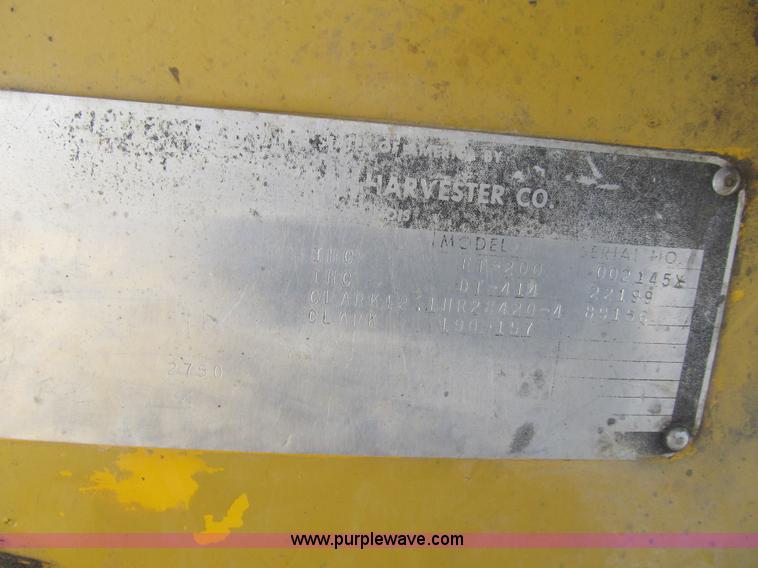 image for item F8978 1972 International E200 elevating scraper