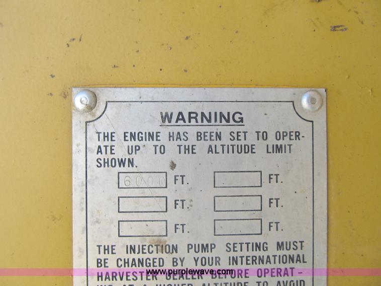 image for item F8978 1972 International E200 elevating scraper