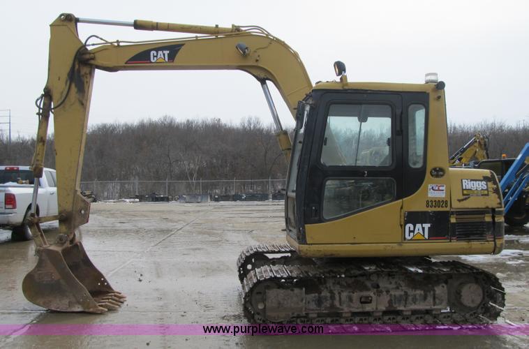 image for item F8979 1999 Caterpillar 307B mini excavator