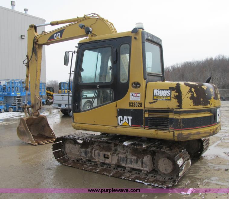 image for item F8979 1999 Caterpillar 307B mini excavator