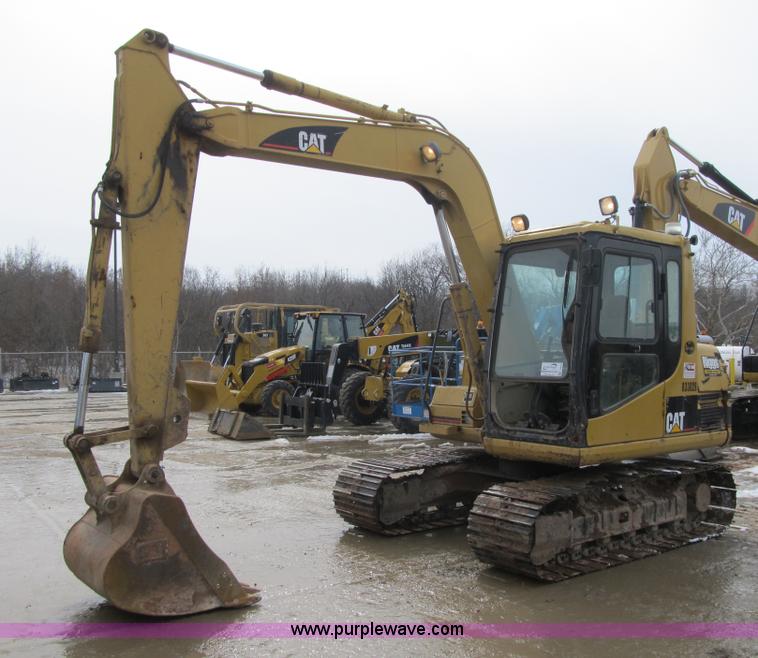 image for item F8979 1999 Caterpillar 307B mini excavator