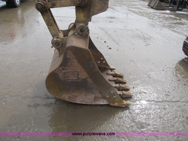image for item F8979 1999 Caterpillar 307B mini excavator