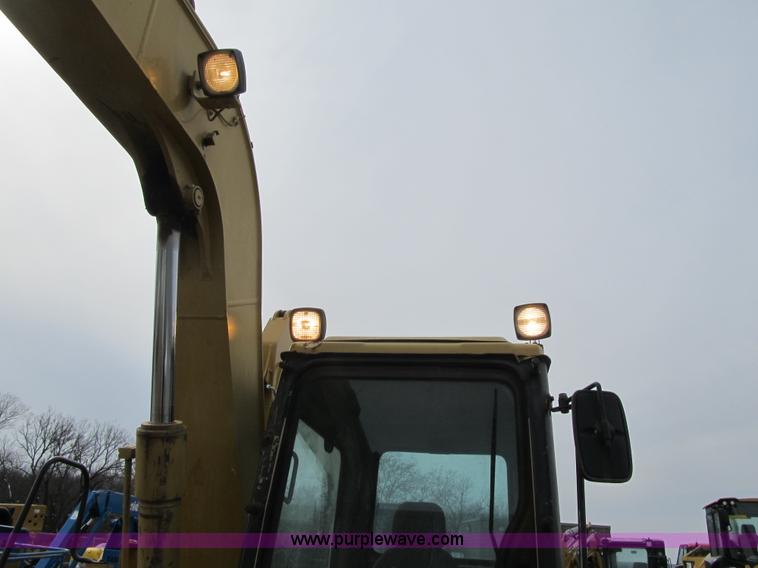 image for item F8979 1999 Caterpillar 307B mini excavator