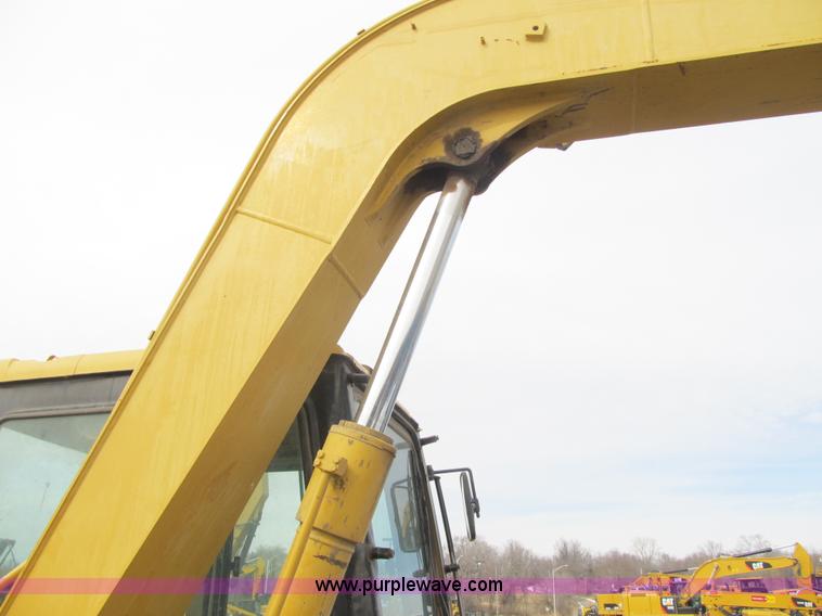 image for item F8979 1999 Caterpillar 307B mini excavator