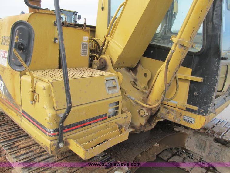 image for item F8979 1999 Caterpillar 307B mini excavator