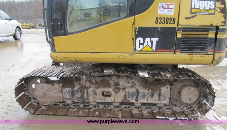 image for item F8979 1999 Caterpillar 307B mini excavator