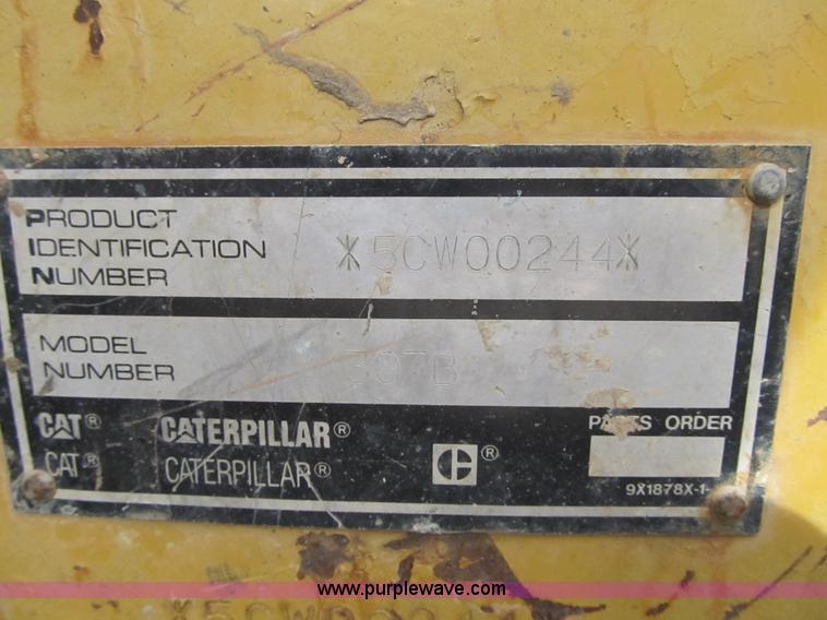 image for item F8979 1999 Caterpillar 307B mini excavator