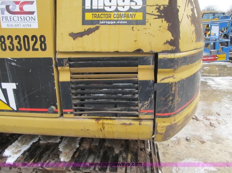 image for item F8979 1999 Caterpillar 307B mini excavator