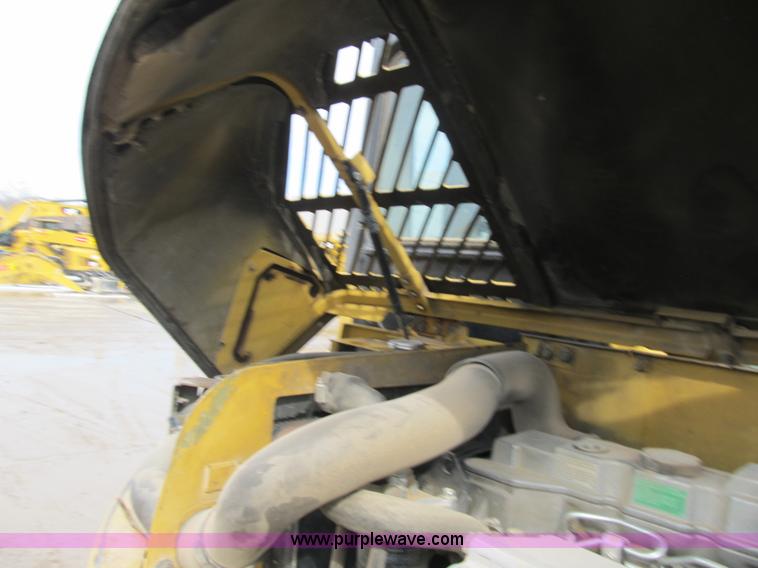 image for item F8979 1999 Caterpillar 307B mini excavator