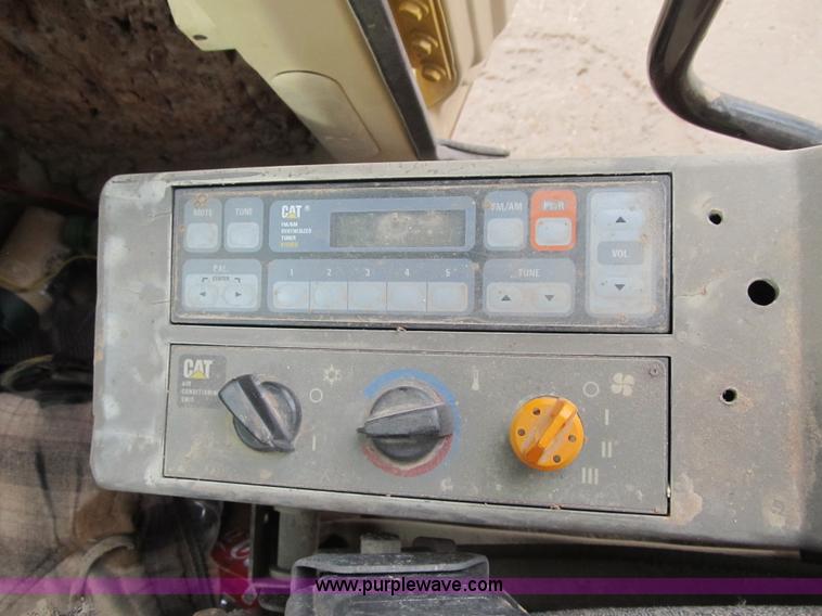 image for item F8979 1999 Caterpillar 307B mini excavator