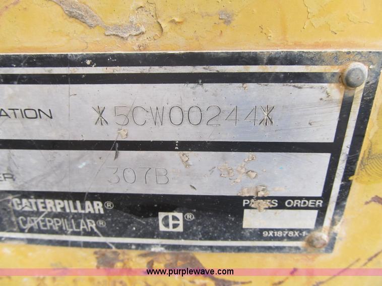 image for item F8979 1999 Caterpillar 307B mini excavator