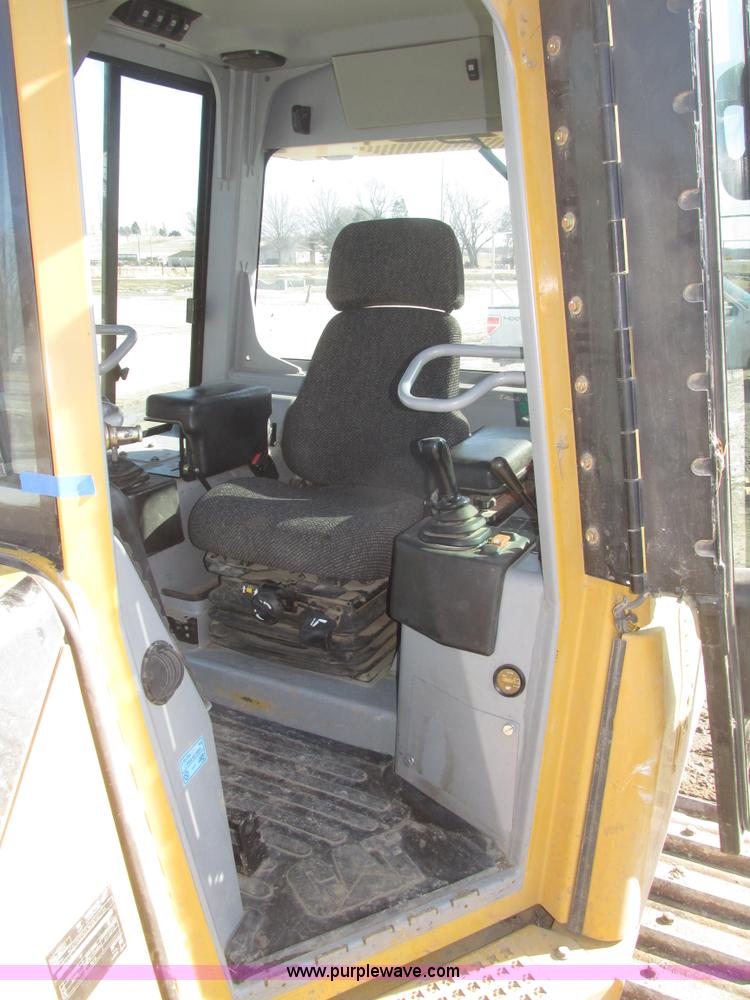 image for item G9758 2007 Caterpillar D5G XL dozer