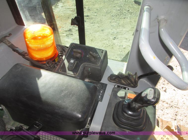 image for item G9758 2007 Caterpillar D5G XL dozer