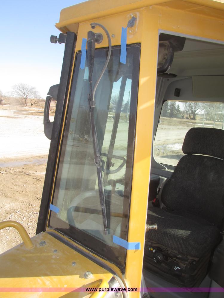 image for item G9758 2007 Caterpillar D5G XL dozer