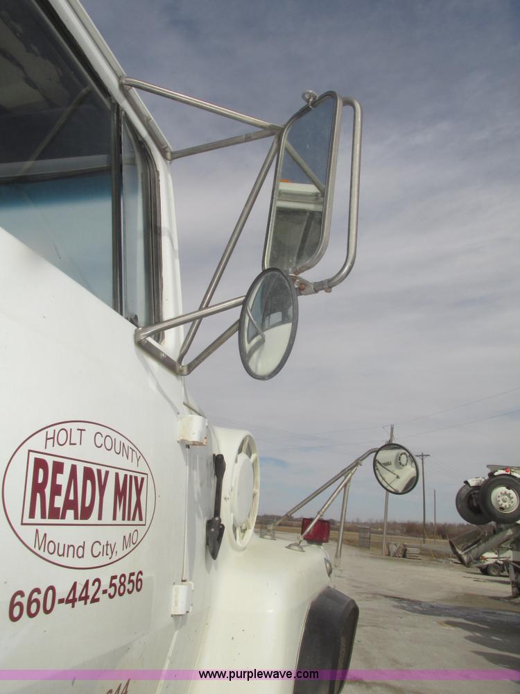 image for item G9763 1995 Ford LT9000 mixer truck