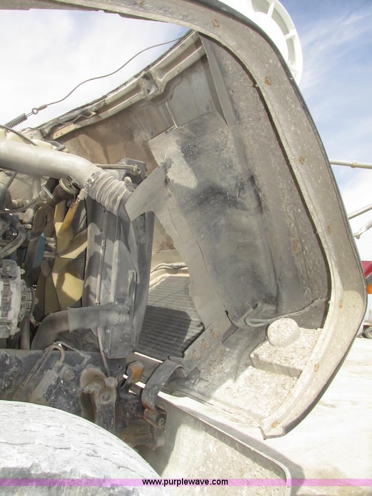 image for item G9763 1995 Ford LT9000 mixer truck