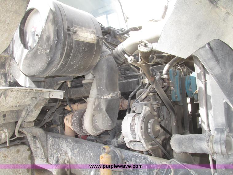 image for item G9763 1995 Ford LT9000 mixer truck