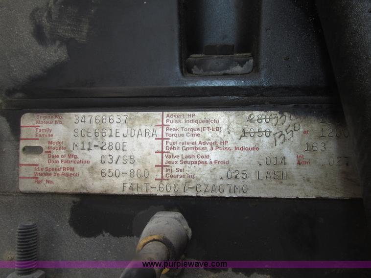 image for item G9763 1995 Ford LT9000 mixer truck