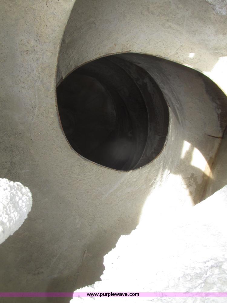 image for item G9763 1995 Ford LT9000 mixer truck