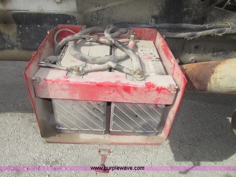 image for item G9763 1995 Ford LT9000 mixer truck