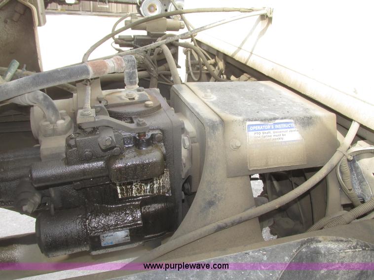 image for item G9763 1995 Ford LT9000 mixer truck