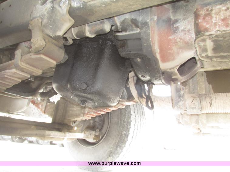 image for item G9763 1995 Ford LT9000 mixer truck