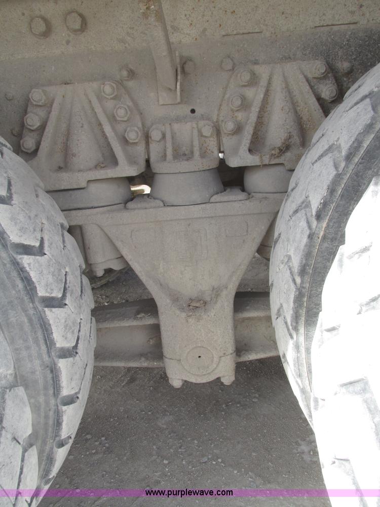 image for item G9763 1995 Ford LT9000 mixer truck