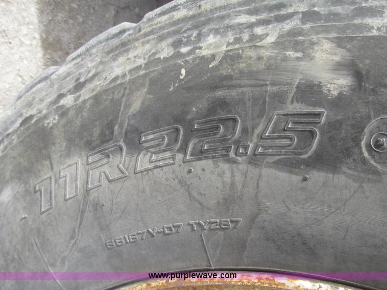 image for item G9763 1995 Ford LT9000 mixer truck