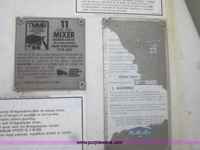 image for item G9763 1995 Ford LT9000 mixer truck